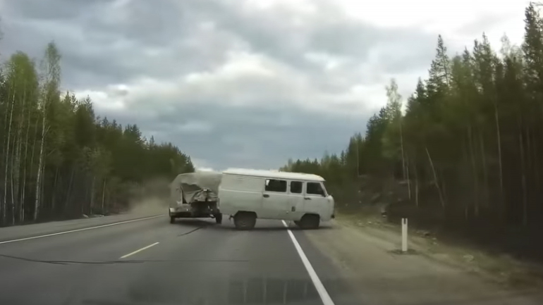 Τη γλύτωσε για εκατοστά!